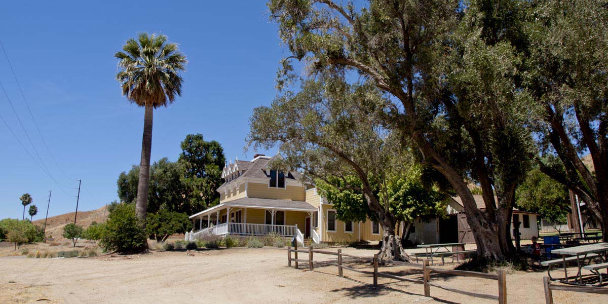 central-banning-4t-street image