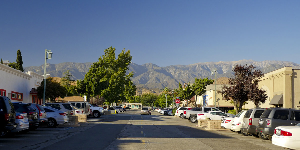 Downtown Banning - South 1st street looking north